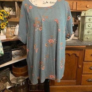 Torrid green floral t shirt size 3